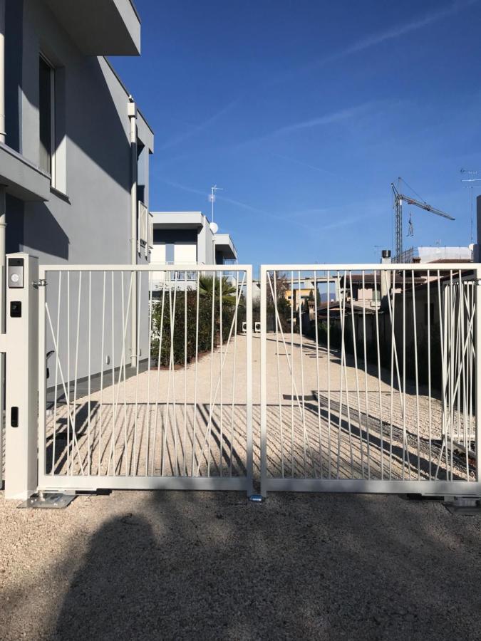 Villa Karolina Desenzano del Garda Eksteriør billede