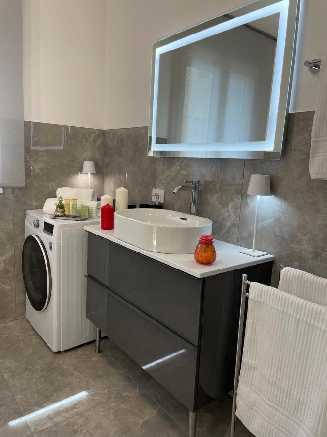 Villa Karolina Desenzano del Garda Eksteriør billede