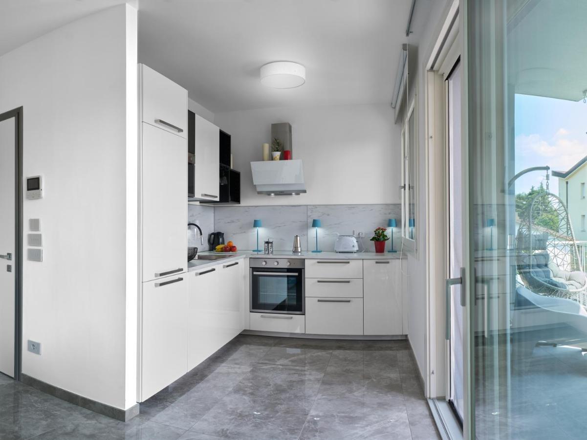 Villa Karolina Desenzano del Garda Eksteriør billede