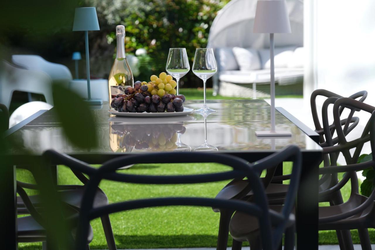 Villa Karolina Desenzano del Garda Eksteriør billede